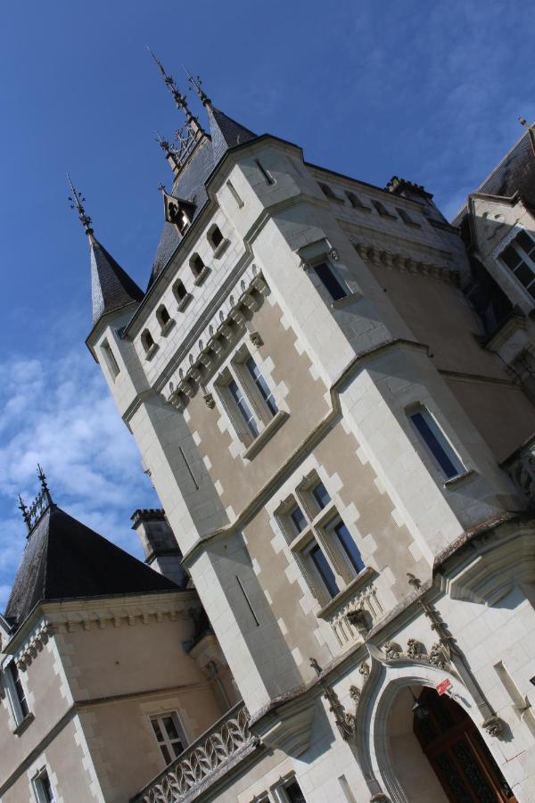 Chateau De La Rose Cluis Bagian luar foto